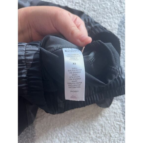 Athleta Printed Mesh Racer Run Shorts 4” Size XS - Picture 6 of 7